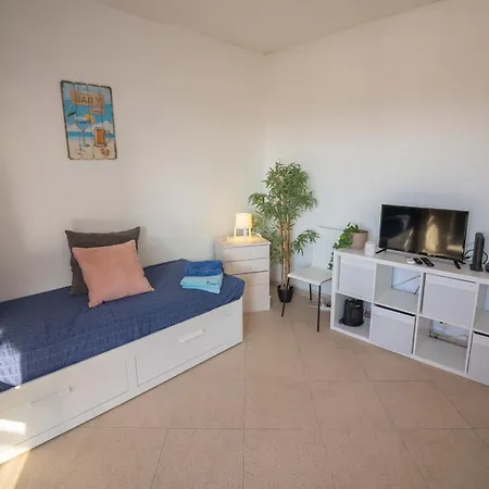 Seaview Apartmento アルヴォル